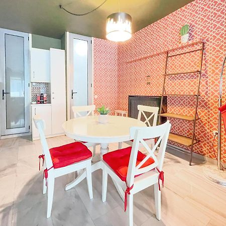 Loft 1 Bedroom Apartment In The Heart Of Athena Bagian luar foto